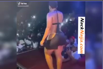 THROWBACK: Singer goes crazy, removes her pants and showcase her pussy