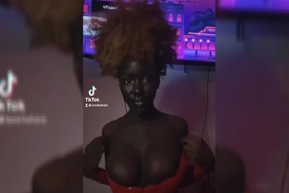 LEAK VIDEO: Kenyan Model Showing Her Boobs