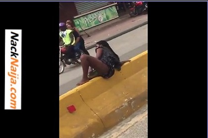 LEAK VIDEO: Watch how this young girl masturbates on the roadside