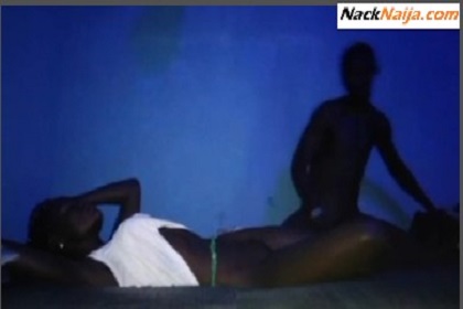LEAK VIDEO: The skinny girl screaming under blue light