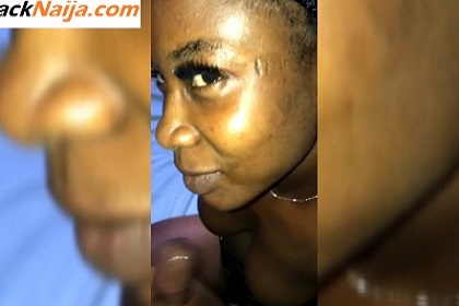 VIDEO: My street babe came to suck my dick